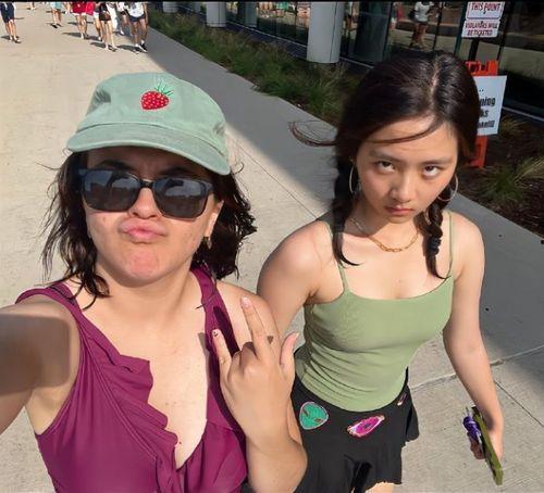 泳装背面照搞笑,笑翻你的夏日泳池瞬间